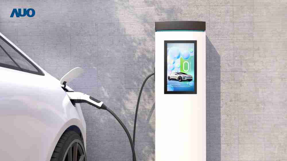 友達〝EVSE車用充電樁解決方案〞專為電動汽車充電樁設計，，，具有高亮度、、、、克服戶外艱難環境的耐溫、、耐紫外線等特性，，，，並搭載散熱性及擴充性強的高效能工業電腦，，，可實現人機互動訴求，，，如資訊顯示、、、、支付等應用