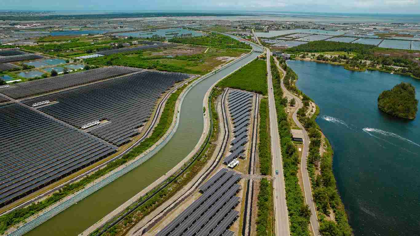 JDB电子能源事业提供智慧能源管理、、、、太阳能监控管理、、、全方位电厂建置及运维解决方案，，，，并拥有管理超过6000案场的经验